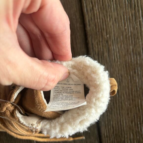 Old Navy Boys Shoes Boots Size 6 Sherpa Lined - Picture 6 of 6